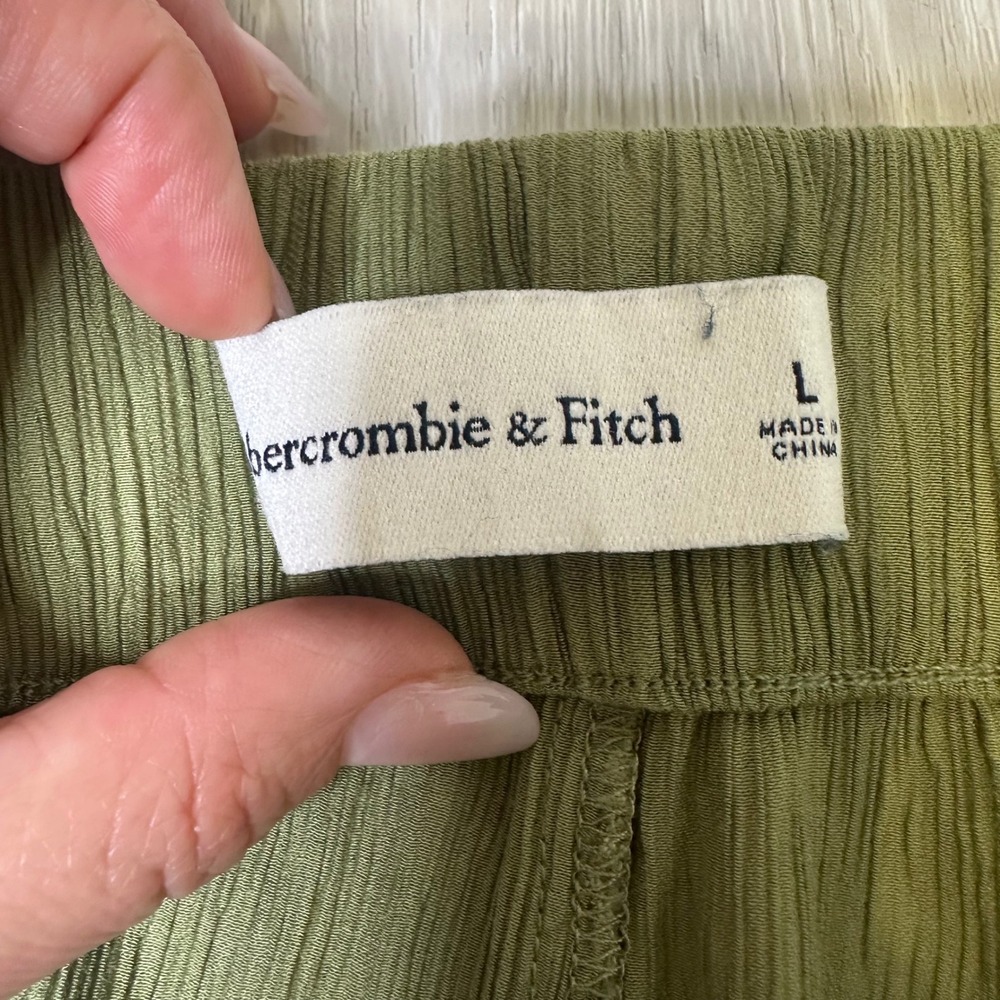 Abercrombie & fitch crinkle textured gauze olive green pull on wide leg pants L - Picture 5 of 8
